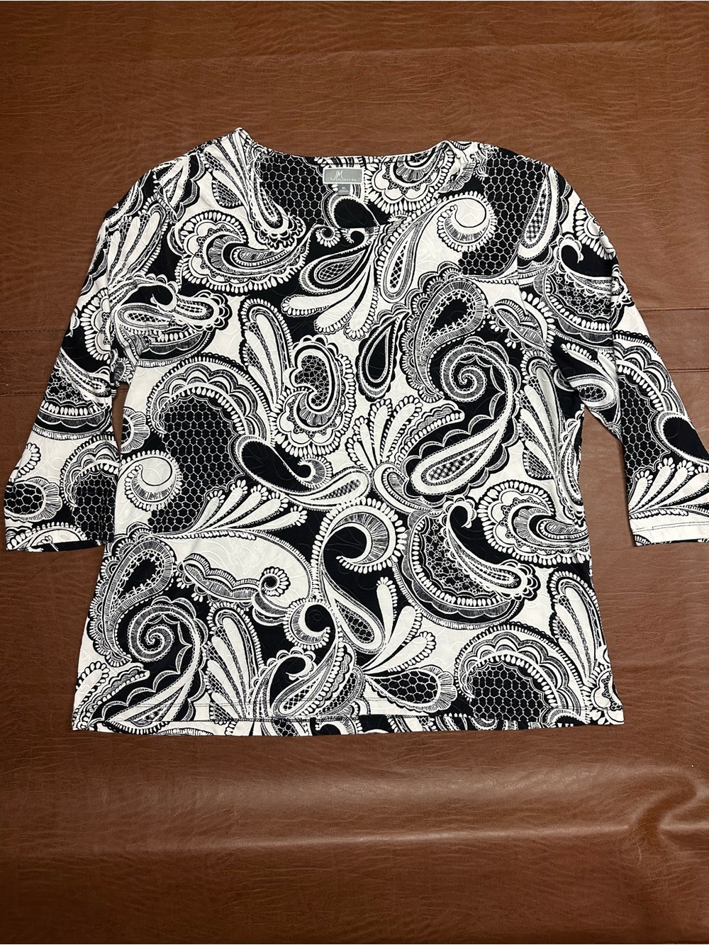 JM Collection Black and White Paisley Long Sleeve Tee